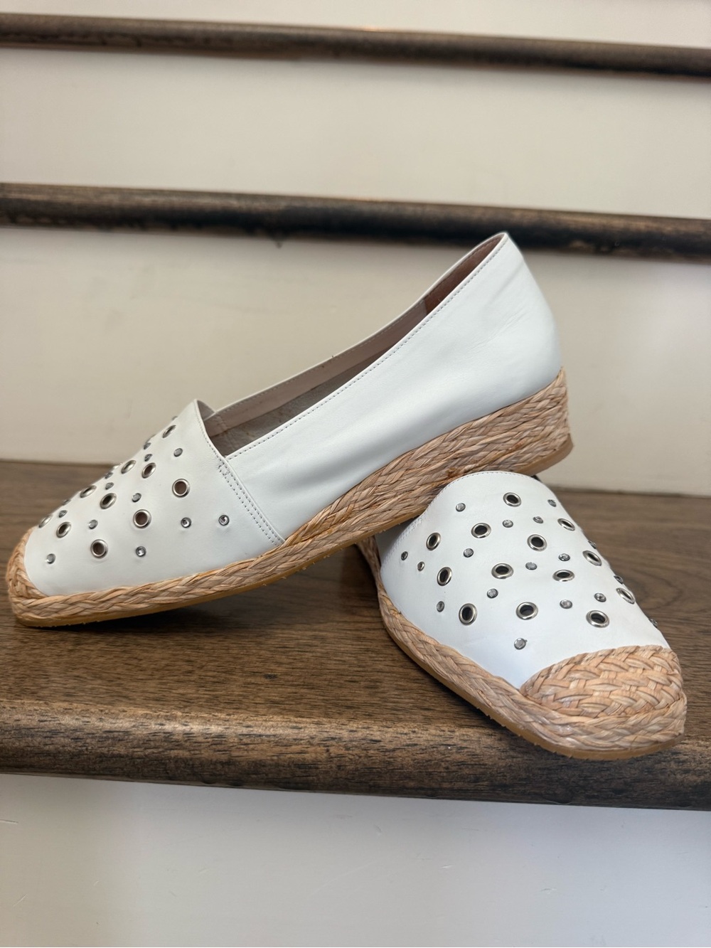 Stuart Weitzman Vintage White Studded Leather Slip On Espadrilles 6.5 M